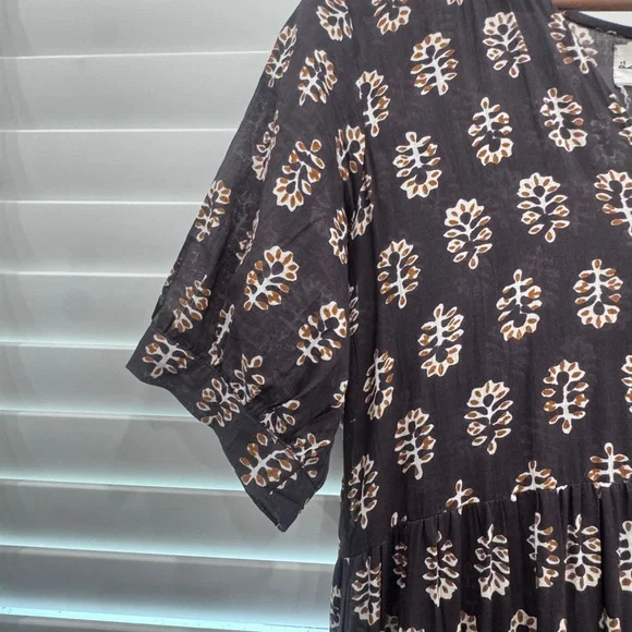 Daughters of India Brown and White Printed v-neck Maxi Dress size small - Picture 4 of 5